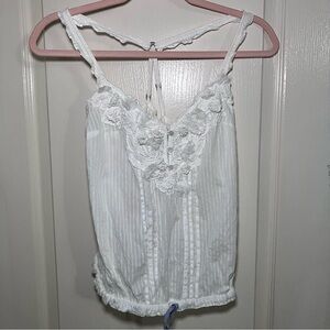 Abercrombie & Fitch White Top with Blue Trim Label Detail